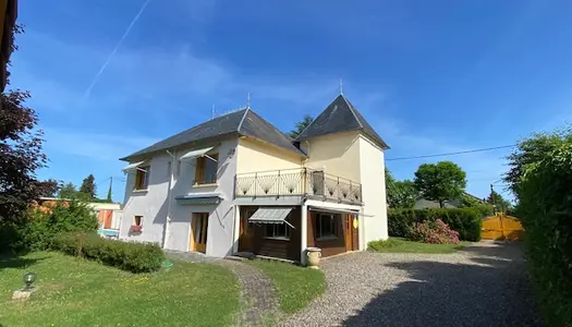 LEZOUX, BELLE MAISON DE CARACTERE DE 230 M2 AVEC JARDIN, PIS 