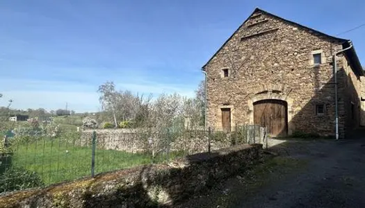 Maison de Village avec Grange en Pierre - LEDERGUE 