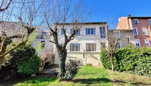 MAISON DE VILLE AVEC JARDIN- MILLAU 