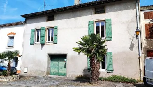 Maison de village ( T5 ) avec garage, cour extérie 