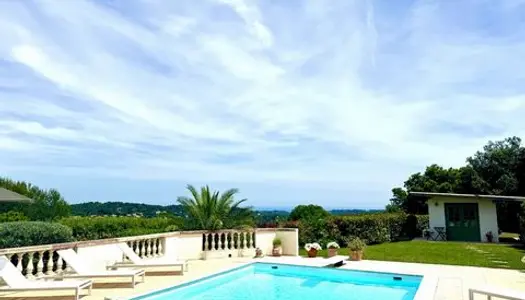 Belle villa vue mer dans Domaine Privé 