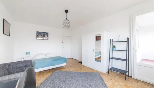 Chambre spacieuse et lumineuse – 20m² - ST54 