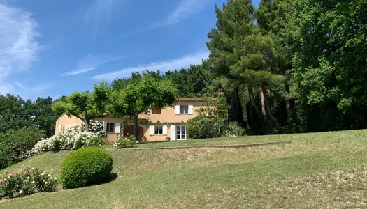 Propriété de 5270m2 avec piscine sur Séguret 