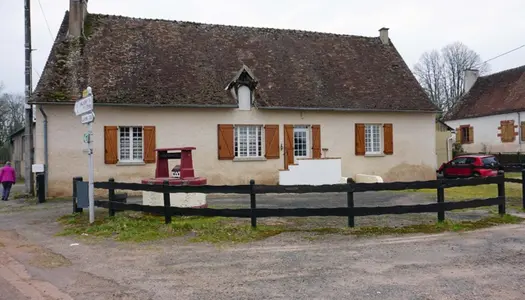 Maison de village, proche Le Donjon 