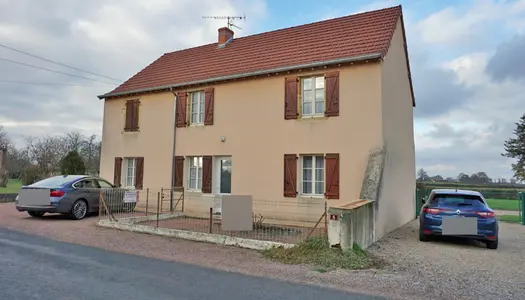 Maison de Village Entre Marcigny et Le Donjon 