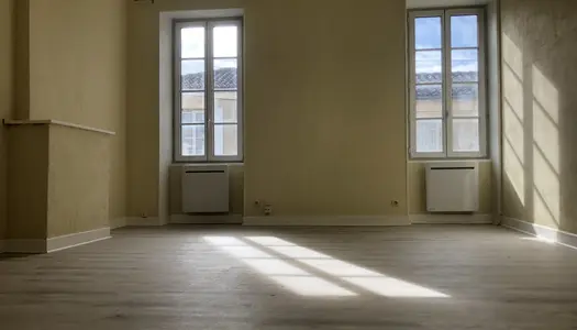 Appartement de 35m2 dernier étage à louer à Cognac 