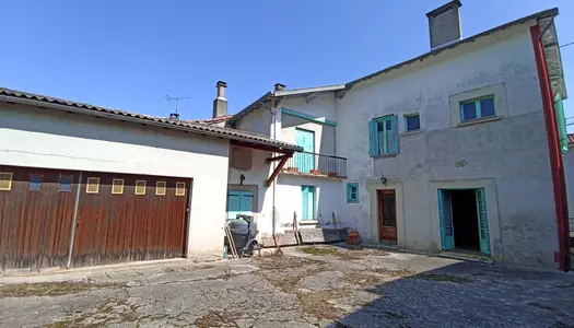 MAISON MITOYENNE D'UN CÔTÉ AVEC HANGAR A SAINT-GIRONS 