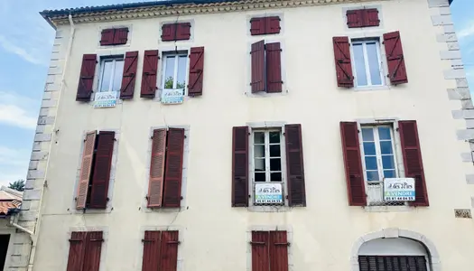 Ensemble immobilier de deux T1 bis meublés en plein centre d 