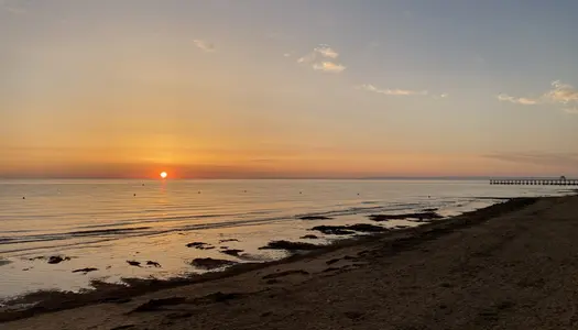 1 kilomètre plage de Cabourg avec parking et cave 