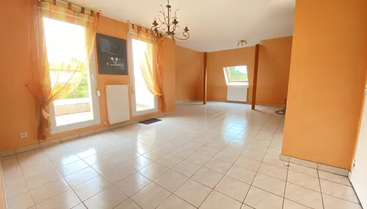 Appartement F2 68m2 hab. au dernier étage  avec ascenseur, b 