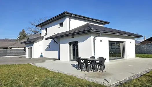 Maison d'architecte à Saint Pierre en Faucigny 