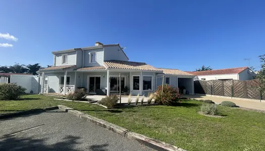 Beauvoir-sur-Mer à 600m de la mer , maison économique et mod 