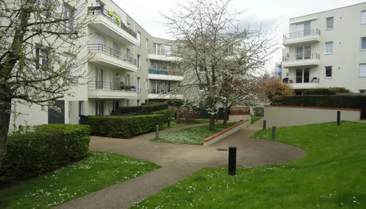 À Domont, appartement en location avec Cabinet 2000 