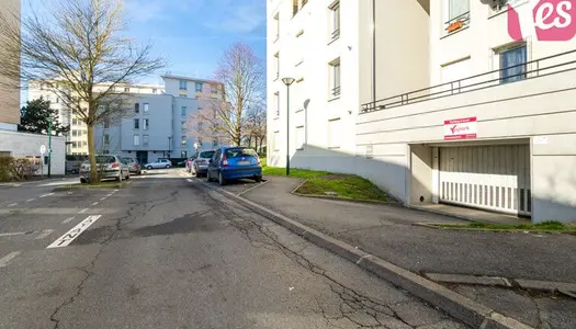 Louez au mois un parking Yespark privé au Face au 37 rue du 18 Juin à Gagny. Il est désormais 