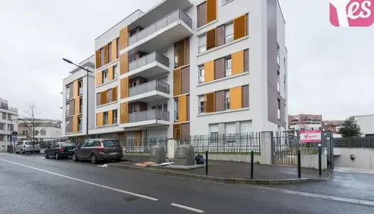 Louez au mois un parking Yespark privé au 3 rue Olivier Messiaen à Fontenay-le-Fleury. De 