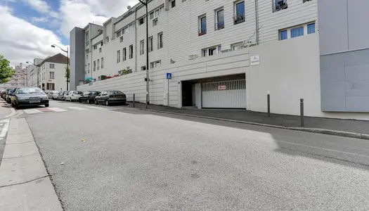 Louez au mois un parking Yespark privé au 8 allée Marcel Paul à Clichy-sous-Bois. Parking 