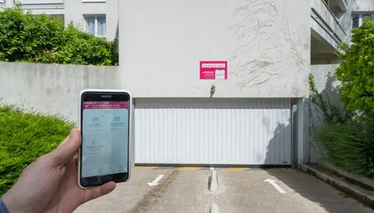 Louez au mois un parking Yespark privé au 14 rue des Maréeux à Montigny-lès-Cormeilles. Un 