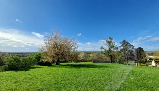 Maison et grand terrain avec vue panoramique 