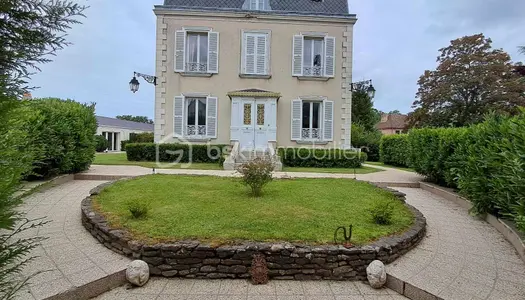 Maison 8 pièces 450 m² 