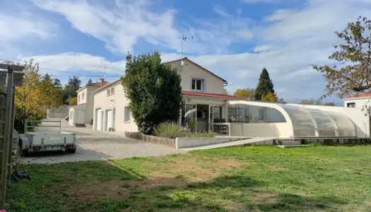 Mirepoix. Ensemble de 2 maisons avec jardin , comm