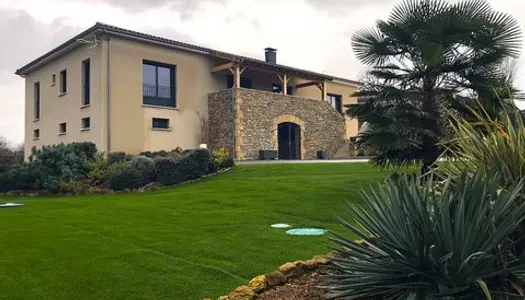 Proche Figeac, très belle maison d'architecte avec