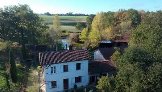 Maison de 173 m2 habitables type T6 l&#39;ensemble