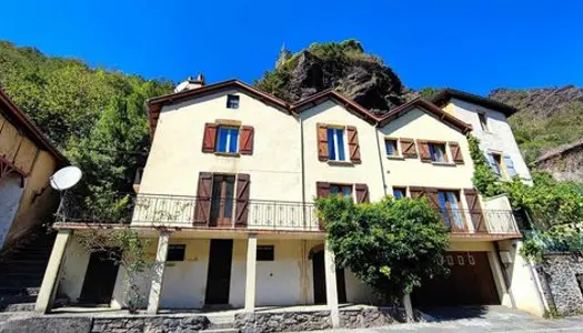 Maison de village sur les berges du Lot