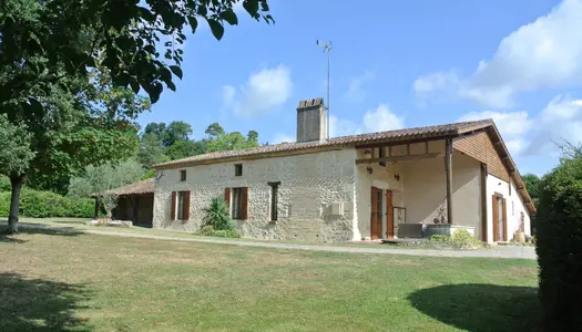 Magnifique MAISON en PIERRE PROCHE AUTOROUTE. 