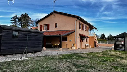 Maison traditionnelle 3 chambres, bureau, garage et atelier  