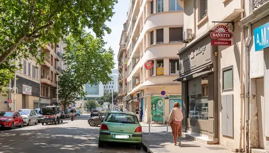 Murs commerciaux et appartement Toulon 3 pièces 100m2 