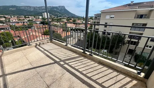 Appartement récent type 3 avec stationnement et terrasse  