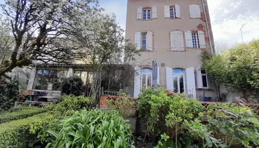 Maison de charme avec jardin sur le chemin de Compostelle. 