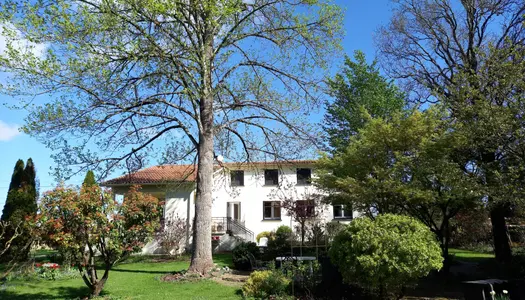  Grande maison avec garage, gîte indépendant  et parc arboré 