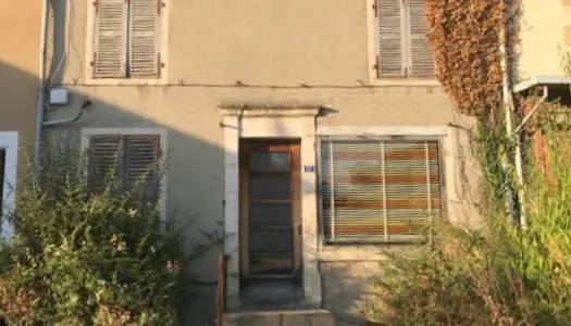 maison de ville de 165 m2 à restaurer intégralement 