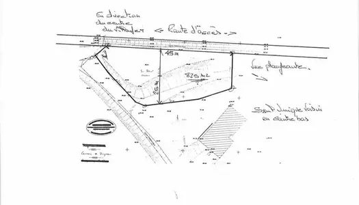 Terrain constructible préservé et sans vis à vis. 