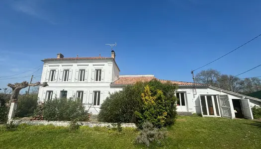  Maison familiale de 5 pièces, d'environ 145 m2, sur un terr 