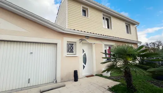 Maison 130 m2, 4 chambres, garage, jardin et piscine  