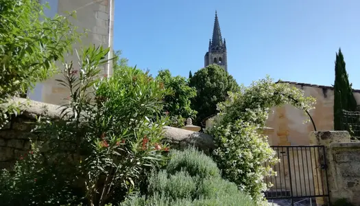 SAINT EMILION Maison en pierre au coeur de la cité médiévale 