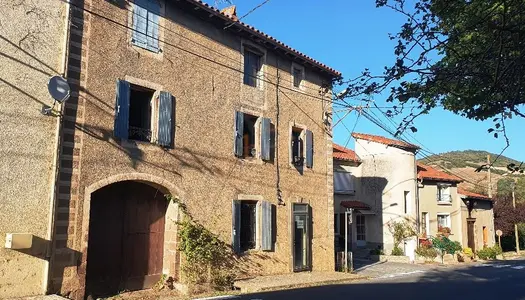 Vente maison de village à rénover avec garage et terrain non 