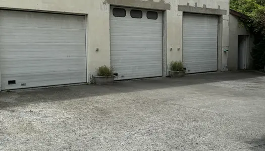 Location garage dépôt avec parking Saint Affrique 