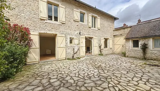 Jolie Maison Pierres 4 pièces 90m² avec cour intérieure 