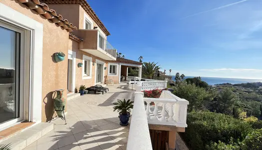 Villa F4 vue mer et collines 