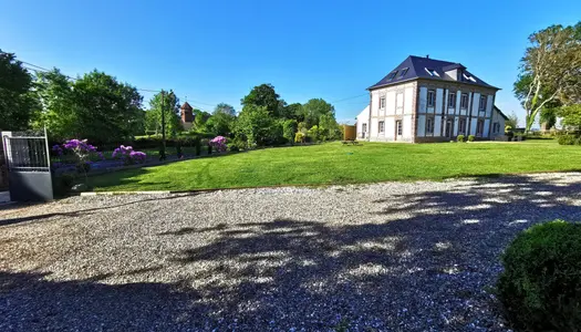 Maison de Maître avec jardin et dépendances, proche Auffay,  