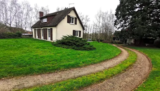 Propriété composée de 2 maisons et de 2 bâtiments sur 1,7Ha  