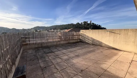 T2 avec une terrasse de 50 m2 et sa vue à 360o  