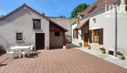 VINEUIL, A Vendre, longère 225m² habitable + dépendances 