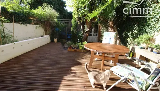 A vendre une maison de charme avec un puits, terrasse et jardin 