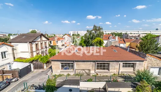 Appartement 3 pièces en dernier étage avec parking et balcon 