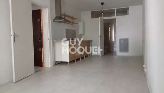 LOCATION d'un appartement T2 (39 m²) à CARPENTRAS 