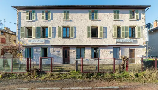 Auberge (380 m²) en vente à CELLES SUR DUROLLE 